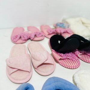 Lote x10 pares de pantuflas: adultos e infantiles