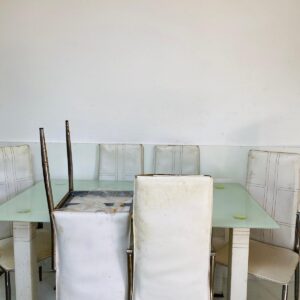 Juego de comedor blanco: mesa tapa en vidrio con 6 sillas