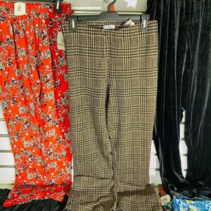 Lote x10 prendas: pantalones, babuchas, deportivos, otros. Para dama