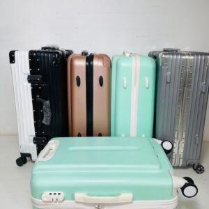 Lote x5 valijas con detalles