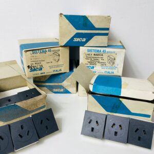 Lote x36 cajas de toma corriente de 12 c/u