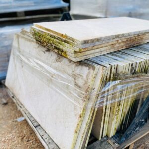 Lote x24 m2 de piedra 80x40 cm