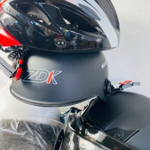 Lote x4 cascos para bici: 2 negro + blanco + rojo