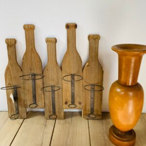 Botellero en madera + florero de madera