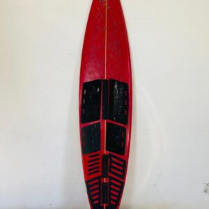 Tabla de surf roja con funda