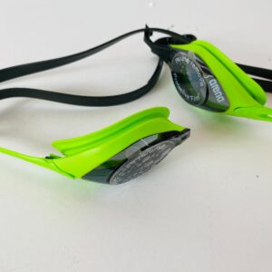 Auricular sumergible + par de lentes para natación