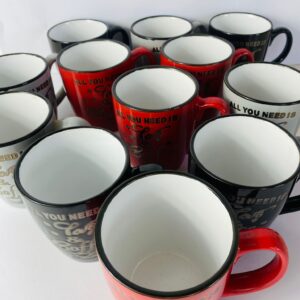 Lote x12 tazas de cerámica: rojo, negro y blanco. Con diseño