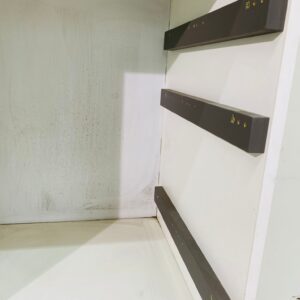 Mueble gris con blanco en MDF 3 estantes.