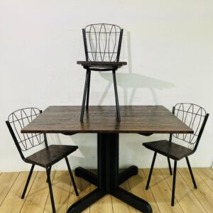 Juego de comedor en madera y hierro: mesa + 3 sillas