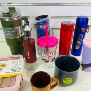 Lote x9 artículos de bazar: botellas, vasos, termos