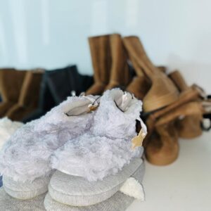 Lote x22 pares de pantuflas: talles y colores varios