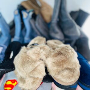 Lote x24 pares de pantuflas: talles y colores varios