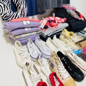 Lote x37 prendas: remeras, buzos, calzados, campera y otros