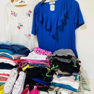 Lote x95 articulos: championes, remeras, shorts, medias y otros