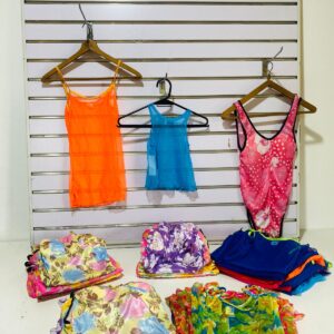 Lote x90 prendas: mallas + vestidos de playa