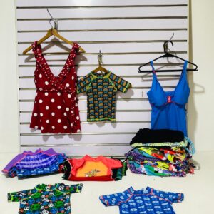 Lote x38 prendas: remeras de playa + mallas