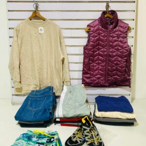 Lote x19 prendas: pantalones, remeras, chaleco, etc.