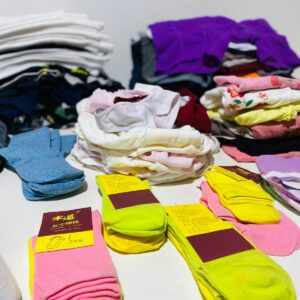 Lote x193 prendas: bóxer, bombachas de niña, medias y otros