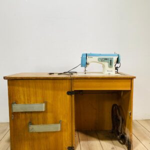 Máquina de coser Elgin