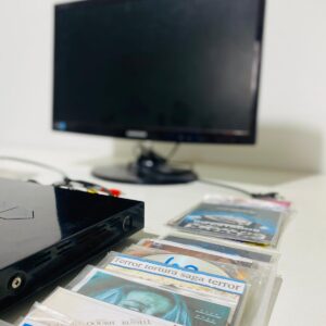 Lote x2 artículos: monitor Samsung, DVD Xion + 44 películas