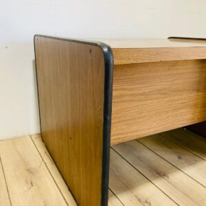 Escritorio de madera