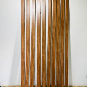 Lote x10 zócalos de madera, 2,40m de largo