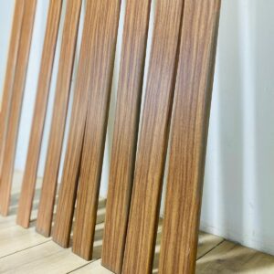 Lote x10 zócalos de madera, 2,40m de largo