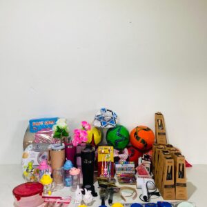 Lote x70 artículos: pelotas, vasos, tapas de inodoro, parlante, uñas, cintas métricas y otros