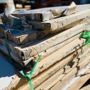 Lote x24 m2: porcelanato, guardas y baldosas