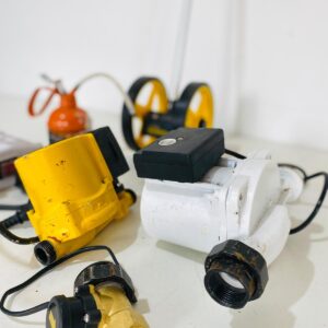 Lote x6 artículos: bomba de agua, sensor de bomba, bomba de aire, odómetro INGCO y otros