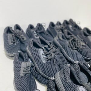 Lote x24 pares de calzado color negro, talles varios