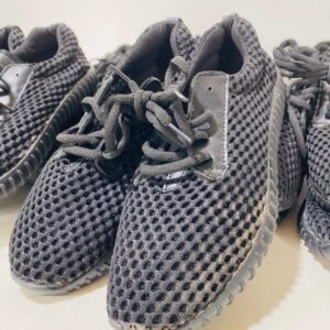 Lote x24 pares de calzado color negro, talles varios