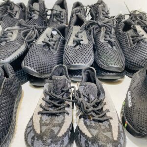 Lote x22 pares de calzado color negro, talles varios