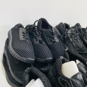 Lote x17 pares de calzado color negro , talles varios