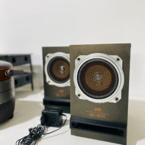 Lote x3 artículos: termo antiguo, brasero doble, parlantes