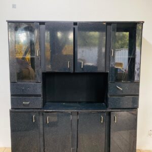 Mueble con puerta de vidrio