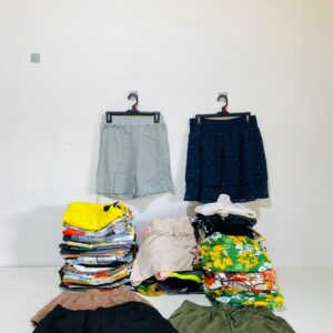 Lote x100 prendas: short y polleras