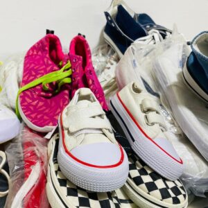 Lote x44 pares de calzados: talles y colores varios