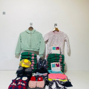 Lote x61 prendas: pantuflas, camperas, buzos, boxers y otros