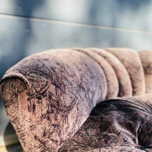 Sillón redondo, en tela color gris