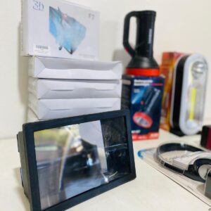 Lote x15 artículos: auriculares, linternas, mouse con cable y otros