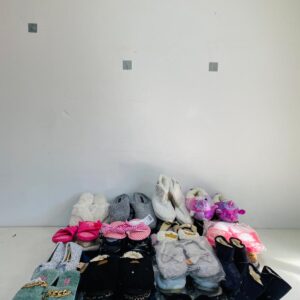 Lote x43 pares de pantuflas: colores y talles varios
