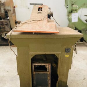 Troqueladora de pluma industrial: 1,30x0,90x0,90m. (con faltantes)