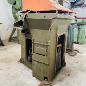 Troqueladora de pluma industrial: 1,30x0,90x0,90m. (con faltantes)