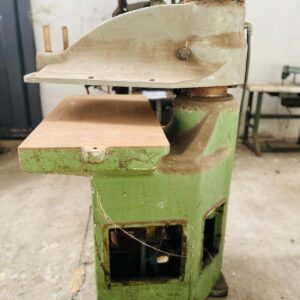 Troqueladora de pluma industrial: 1,30x0,90x0,90m. (con faltantes)