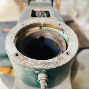 Troqueladora de pluma industrial: 1,30x0,90x0,90m. (con faltantes)