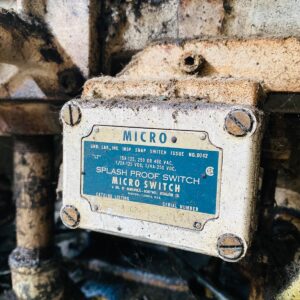 Prensa hidráulica: 1,72x0,83x0,60m