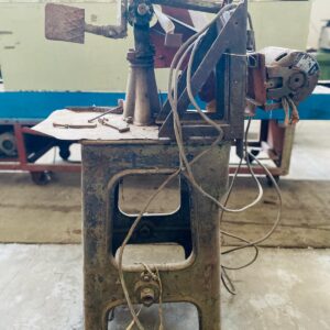 Sierra de cinta con faltantes : 45x90x1,35m.