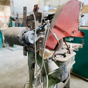 Sierra de cinta con faltantes : 45x90x1,35m.