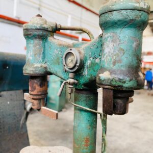 Prensa hidráulica con faltantes: 80x30x1,70m